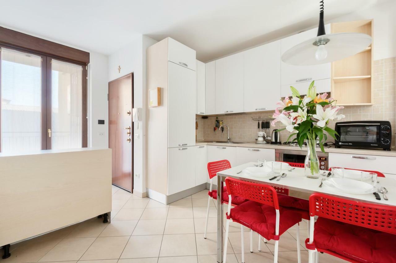 밀라노 Corsica Huge Terrace Flats 아파트 외부 사진